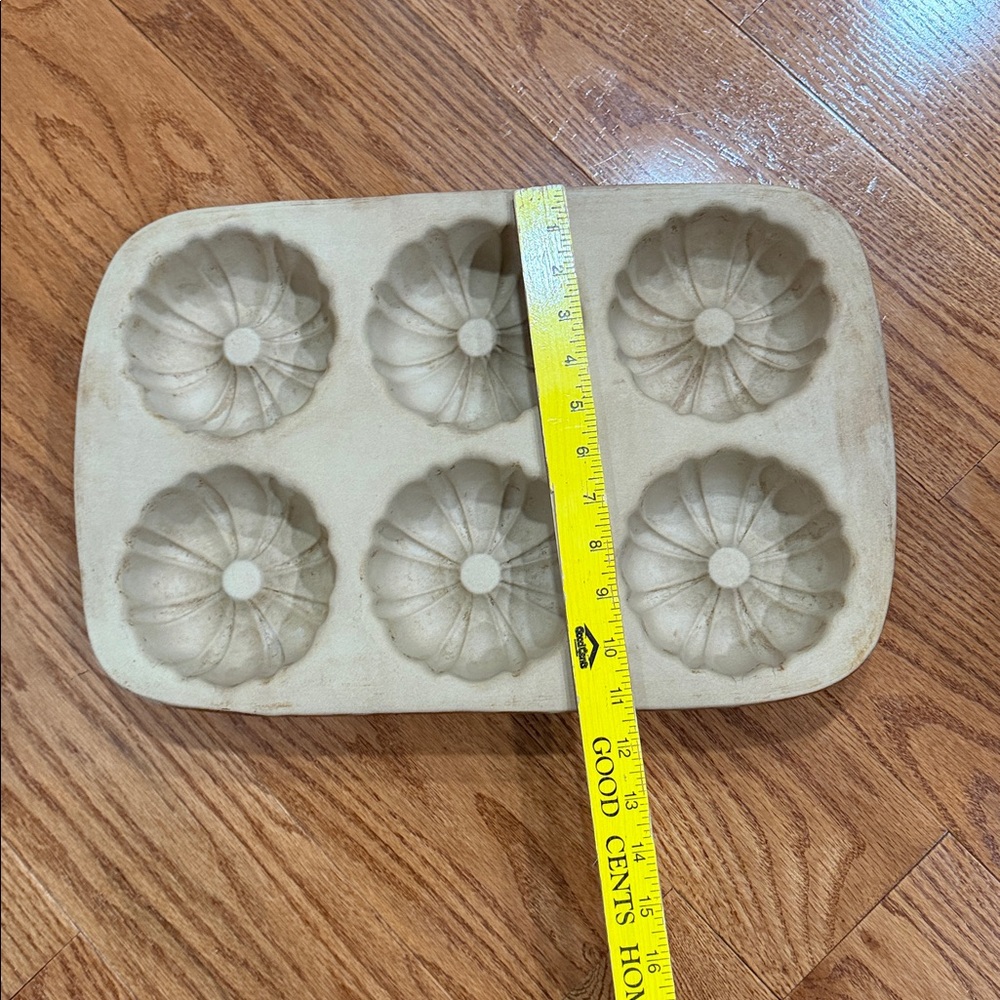 Pampered Chef Family Heritage Stoneware Mini Fluted Bundt Pan Classic Collection - Picture 9 of 9